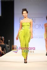 Model walks the ramp for Nisha Sagar in Dubai Fashion Week 2010 on 10th April 2010 (21).JPG